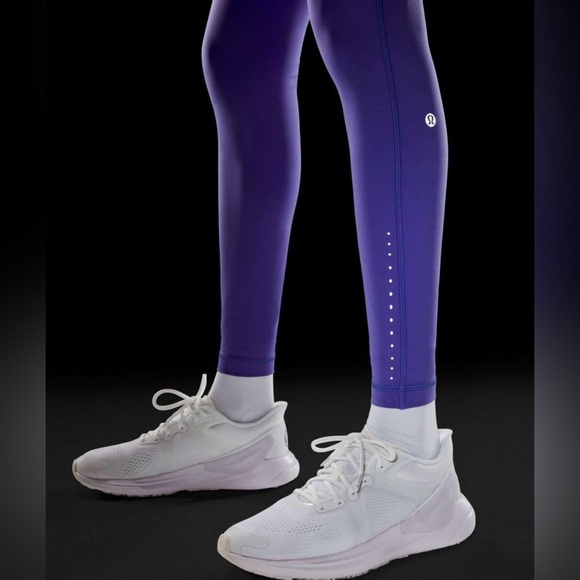 Like new Lululemon Swift Speed High-Rise Tight size 2 - Picture 3 of 8